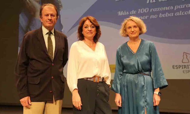 Familias portuenses aprenden a prevenir el consumo de alcohol en sus hijos menores con "Supernanny"