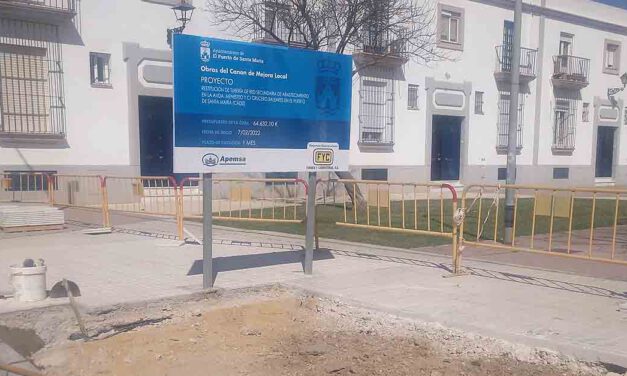 Apemsa acomete obras de restitución de abastecimiento en varias calles de Crevillet y Valdelagrana