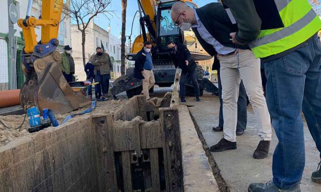 Comienzan las obras para la sustitución de un tramo de tuberías en la calle Aurora