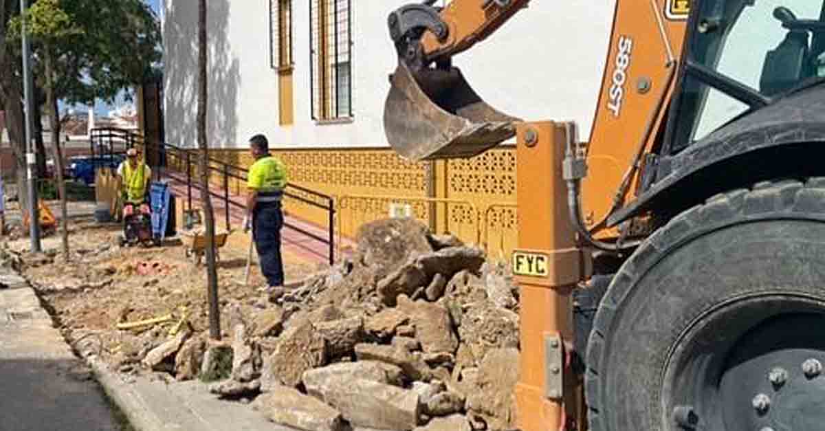 Renovación del acerado de la calle Golondrina desde calle Ave del Paraíso hasta plaza de la Noria