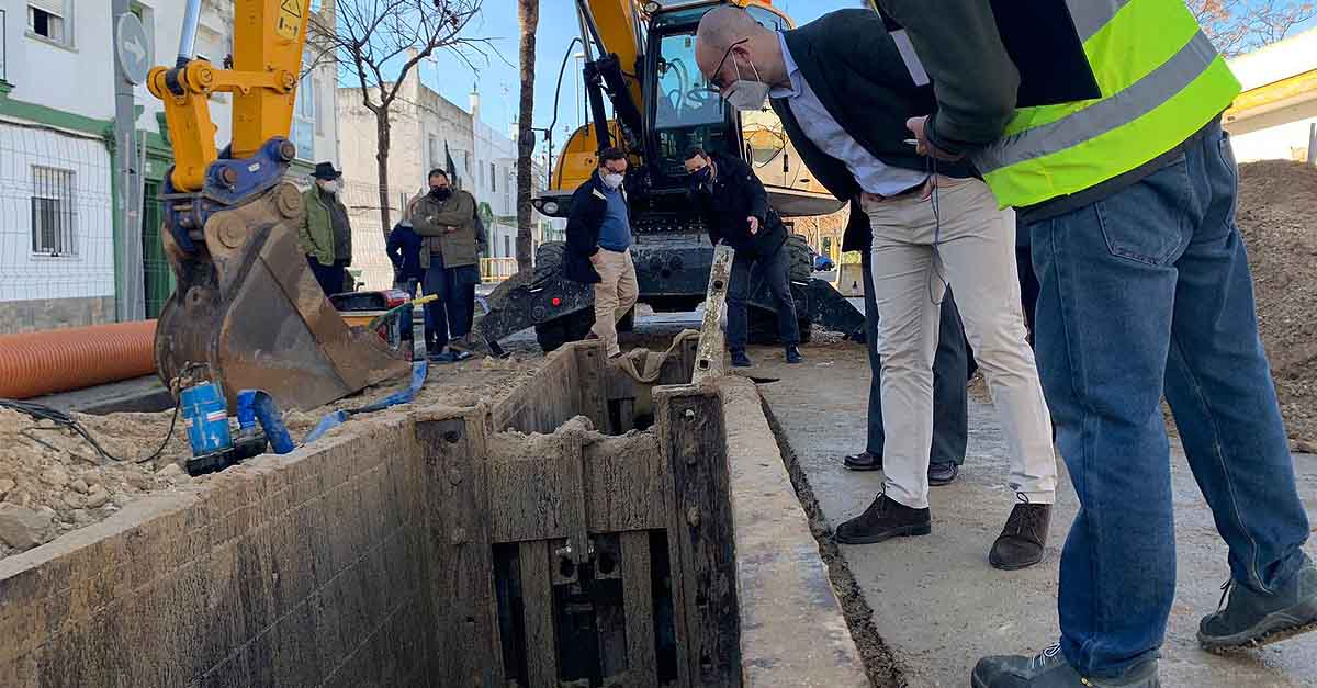 Comienzan las obras para la sustitución de un tramo de tuberías en la calle Aurora