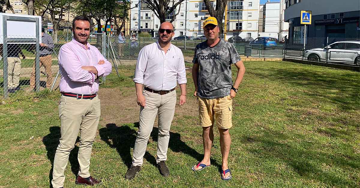 Beardo inaugura el segundo parque canino de El Puerto, en el Parque del Vino Fino