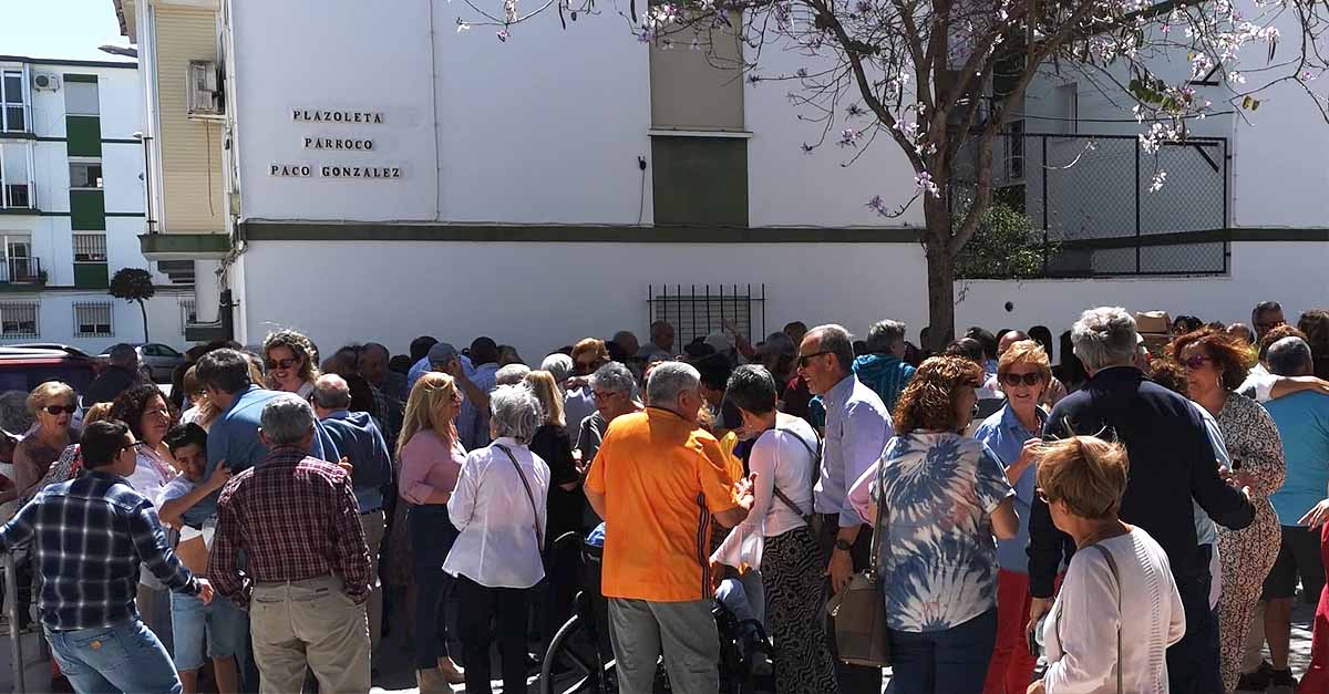 Inaugurada en El Puerto la "Plazoleta Párroco Paco González"
