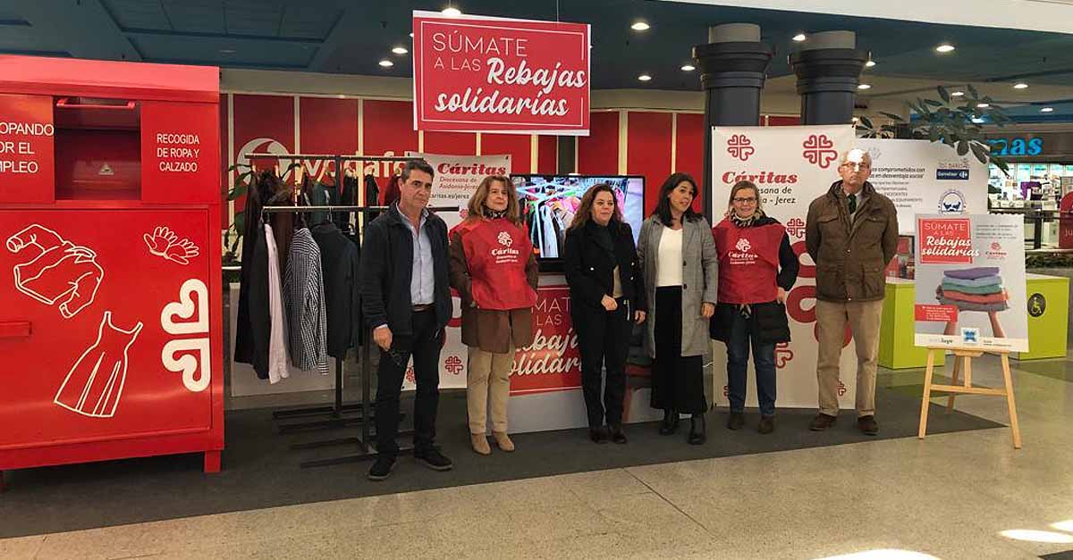 El Paseo recoge más de 350 kilos de ropa de segunda mano en colaboración con Cáritas