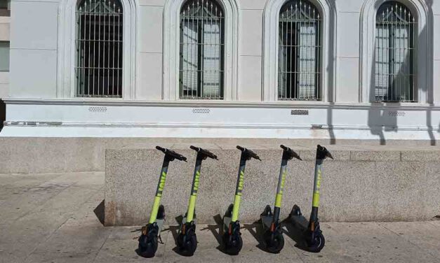 El PSOE propone una serie de medidas para regular el uso de los patinetes eléctricos en El Puerto