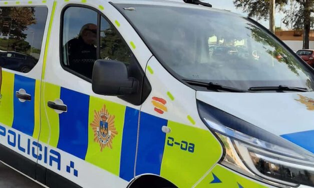 La Policía Local estrena nuevos vehículos: dos furgonetas y tres turismos