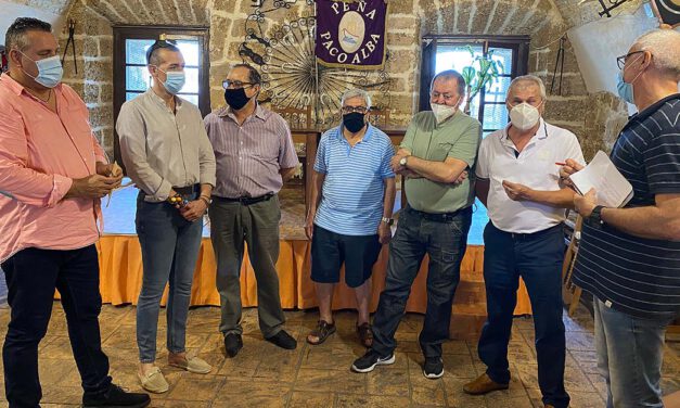 La Peña Paco Alba realiza un donativo de 1.000 euros para la recuperación del Vaporcito