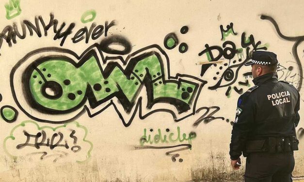 La Policía Local identifica al grafitero ‘OWL’, al que se le atribuyen distintas pintadas en El Puerto