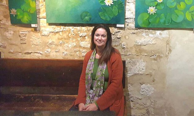 Isabel Calvo expone su obra pictórica en la Galería Blanco y Negro de El Puerto