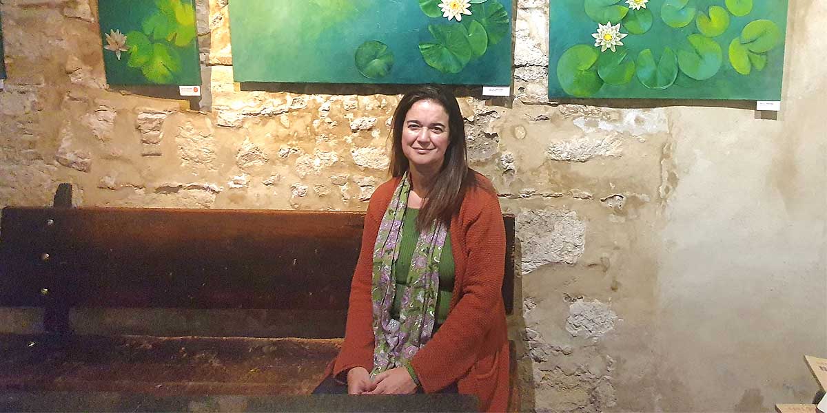 Isabel Calvo expone su obra pictórica en la Galería Blanco y Negro de El Puerto