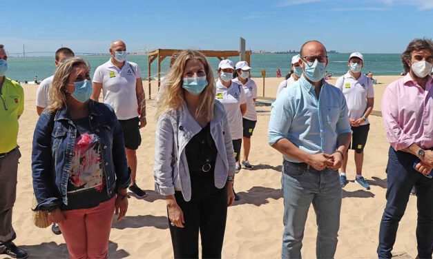 Los 78 auxiliares contratados por la Junta se incorporan sin incidencias a las playas