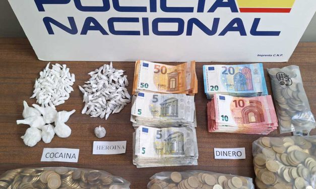 La Policía Nacional desmantela un punto de venta de droga en la Barriada de Los Milagros en El Puerto