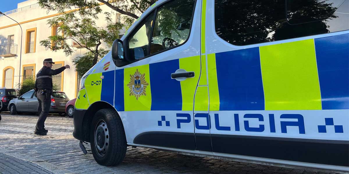 Cuatro detenidos y 20 personas identificadas por la Policía Local de El Puerto durante el fin de semana