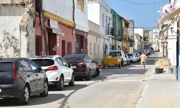 Mantenimiento Urbano finaliza la colocación del nuevo acerado de la calle Postigo