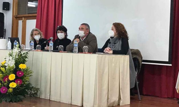 Primer encuentro inaugural de la Escuela de Padres y Madres del IES Pintor Juan Lara