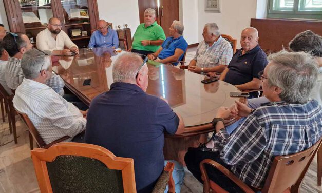 El Ayuntamiento aborda con las peñas la segunda edición del Pregón Taurino de El Puerto