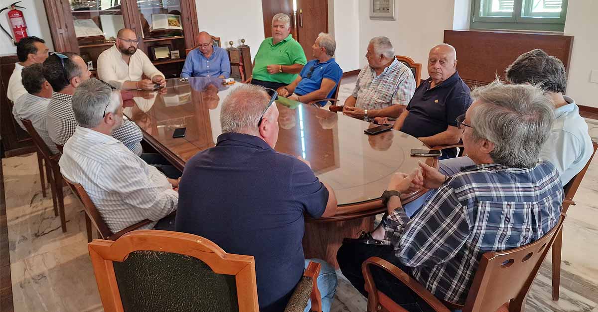 El Ayuntamiento aborda con las peñas la segunda edición del Pregón Taurino de El Puerto