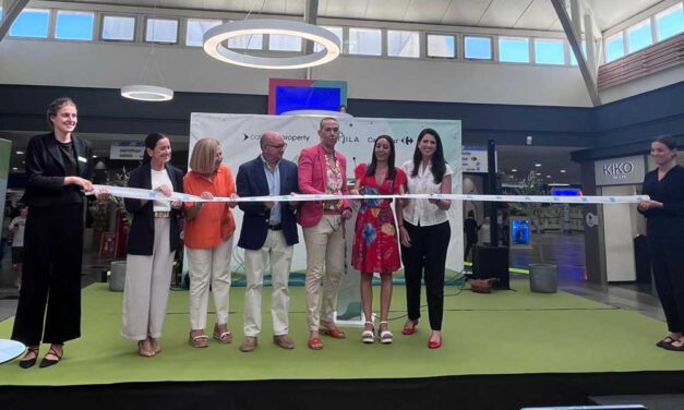 El centro comercial El Paseo celebra su reinauguración