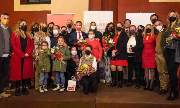 El PSOE entrega los premios Mujeres con Luz Propia 2022