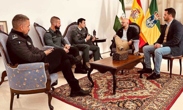 Beardo recibe en El Puerto al nuevo jefe de la Compañía de Chiclana de la Guardia Civil