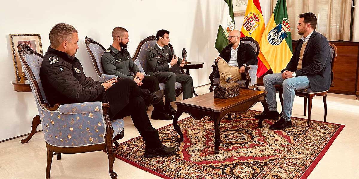Beardo recibe en El Puerto al nuevo jefe de la Compañía de Chiclana de la Guardia Civil
