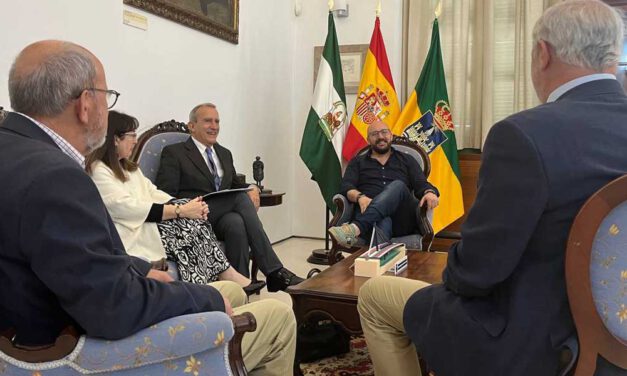 Beardo da la bienvenida a la nueva Junta directiva de la Academia de Bellas Artes Santa Cecilia