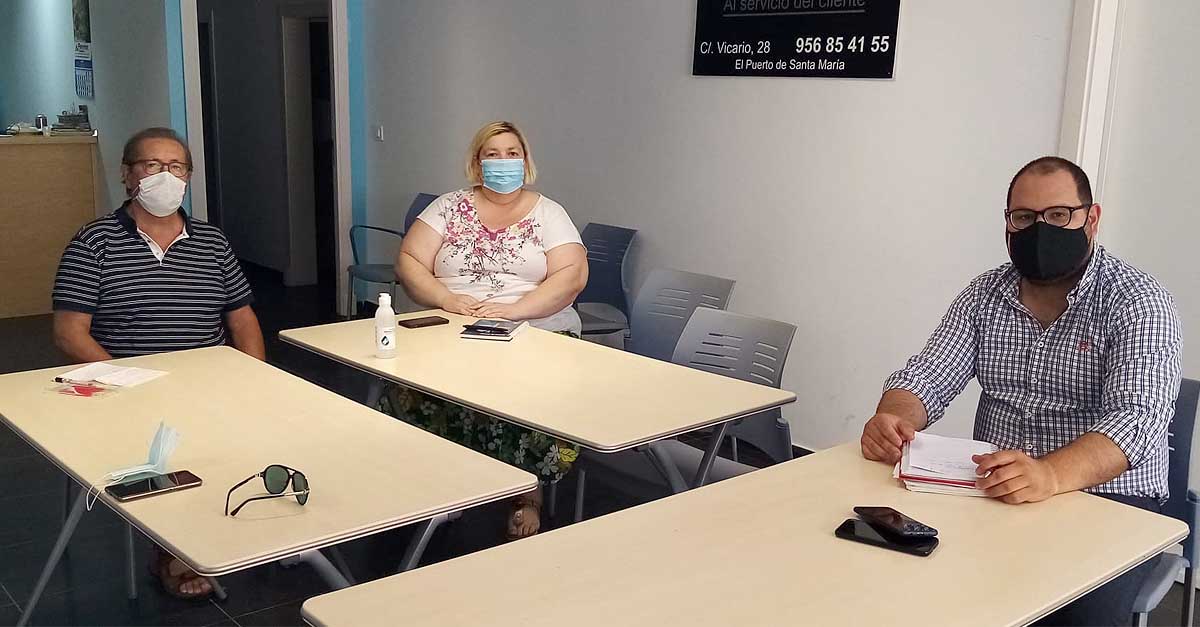 Javier Bello inicia una ronda de visitas a las asociaciones vecinales