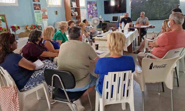 Ayuntamiento y vecinos de Los Milagros hacen balance de los avances en la reforma integral de la barriada