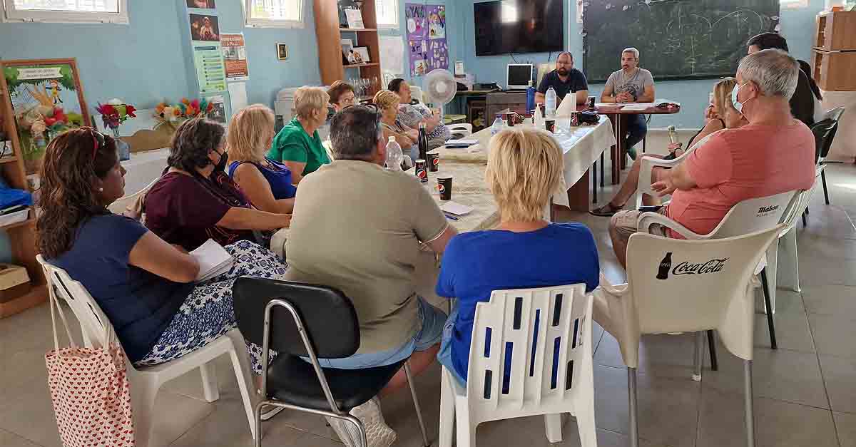 Ayuntamiento y vecinos de Los Milagros hacen balance de los avances en la reforma integral de la barriada