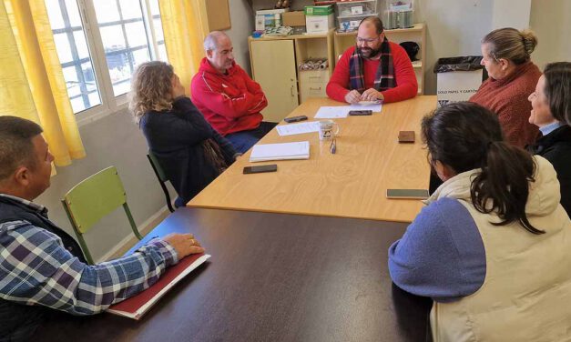 El Ayuntamiento y la comunidad educativa del CEIP Doña Blanca solicitarán mejoras para el centro