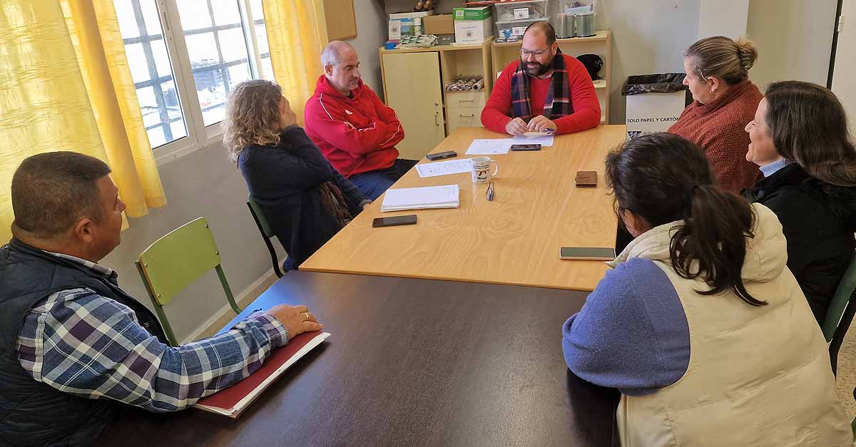 El Ayuntamiento y la comunidad educativa del CEIP Doña Blanca solicitarán mejoras para el centro