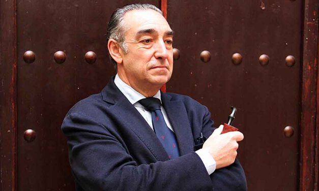 García de Romeu presenta su última novela, con "El Arropiero" en El Puerto de los 70