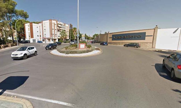 Denucian el "caos" creado en la glorieta de El Pilar tras el cambio de dirección de los carriles
