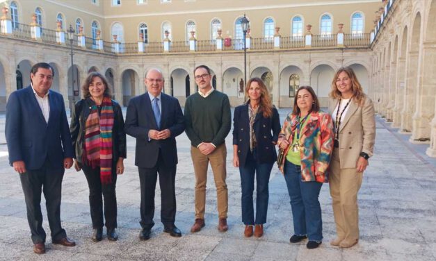 La Confederación de Empresas y SAFA se reúnen en apoyo a las prácticas de los alumnos de los ciclos formativos