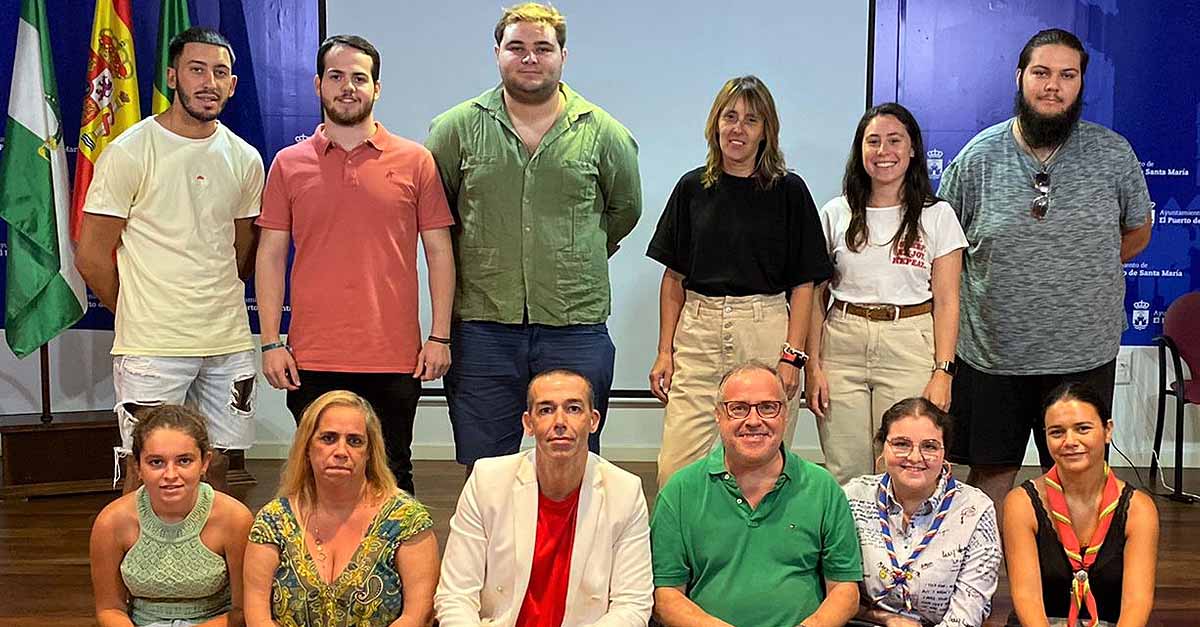 Calleja se reúne con los participantes en la confección de la alfombra de sal de la Patrona