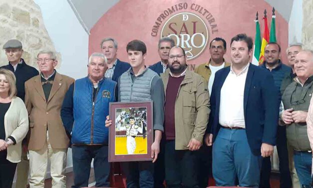 El Puerto arropa al novillero Víctor Barroso que este sábado debuta con picadores