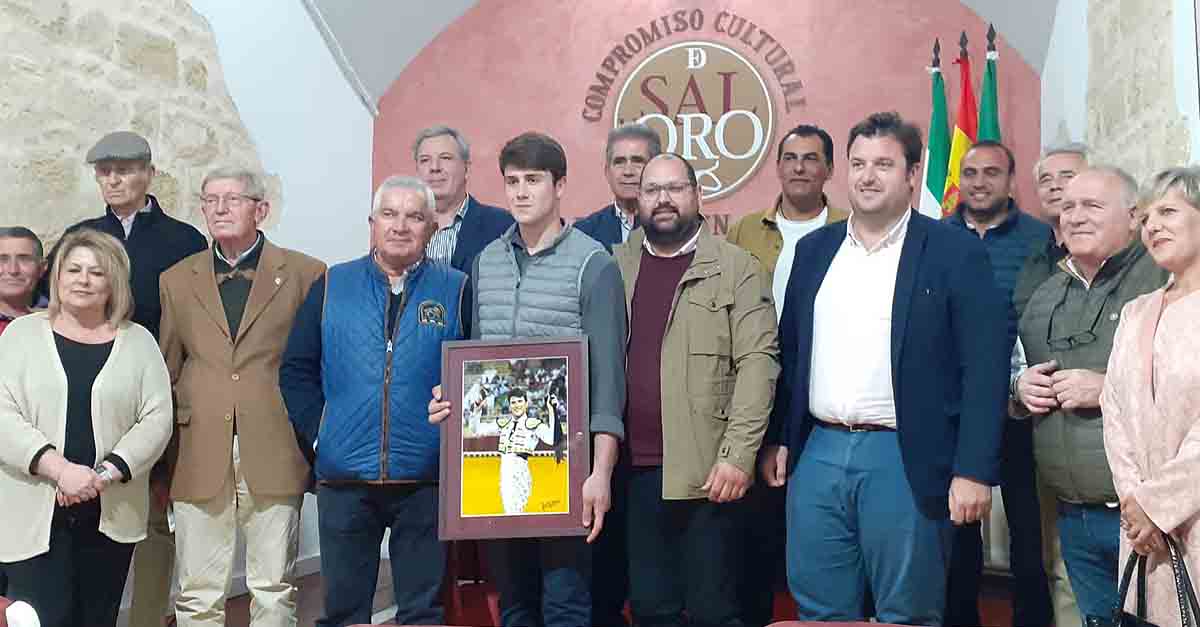 El Puerto arropa al novillero Víctor Barroso que este sábado debuta con picadores