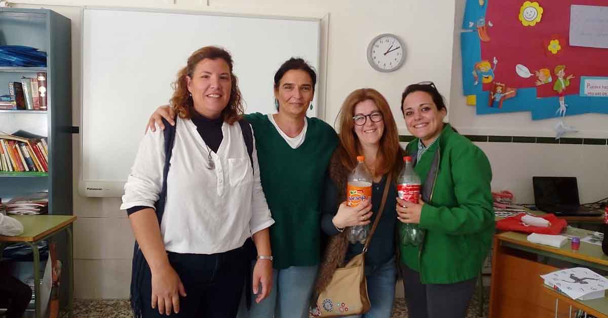 Las Esclavas celebra "La Salchicha Solidaria" para recaudar fondos para su centro en la India