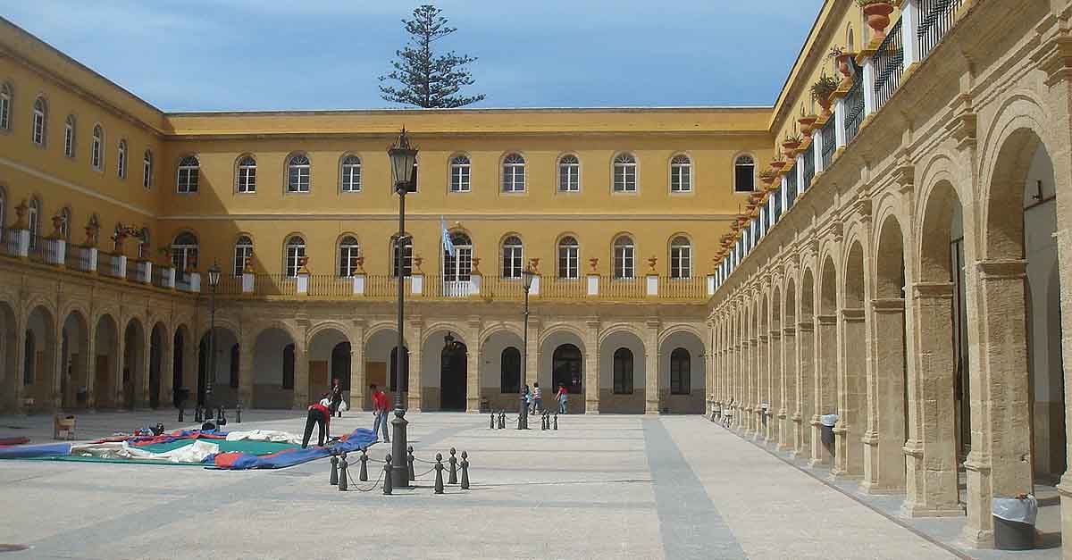 Unión Portuense critica el traslado del Festival de Comedias al Teatro Municipal