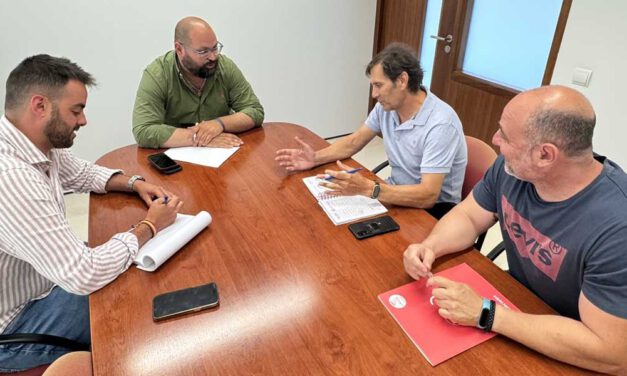 Garay y Bello se reúnen con la sección sindical de UGT de la plantilla municipal de El Puerto