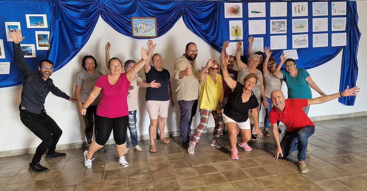 Doña Blanca se sube al escenario respondiendo a la propuesta de Participación Ciudadana