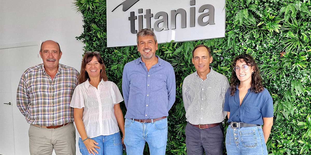 Carmelo Navarro visita Titania, referente en innovación industrial y sostenibilidad