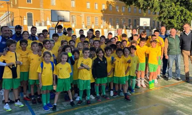 González Nieto elogia la labor del Wallace Academic Safa en la difusión del fútbol sala