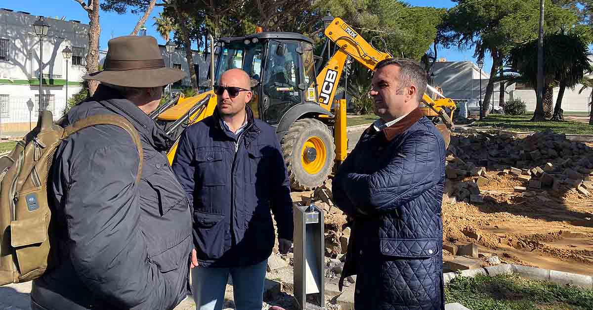 Arrancan las obras de recuperación de la Plaza de La Tradición de la Barriada de la Playa