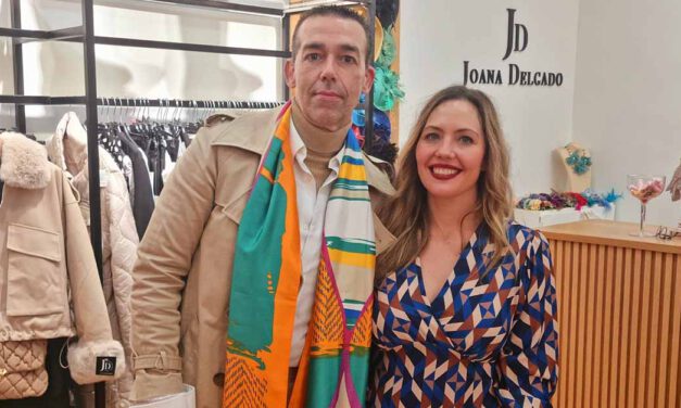 Calleja visita “Joana Delgado Shop”, una boutique sita en Avenida del Ejército que ha renovado su imagen