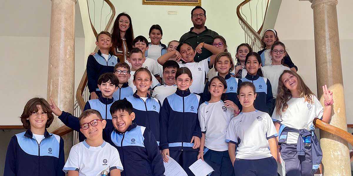 Los alumnos de 5º de Primaria de SAFA San Luis visitan el Ayuntamiento