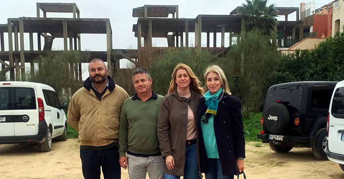 Vox El Puerto insiste en la necesidad de adecentar los alrededores de las viviendas de Puerto Sherry