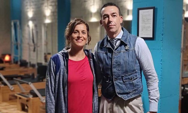 Calleja visita “Fluye Pilates & Yoga”, establecimiento ubicado en Rodrigo de Bastidas, 16