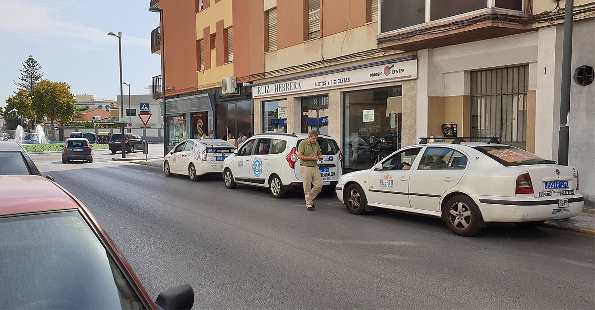 Los taxistas reclaman aumentar el límite de paradas ante Uber