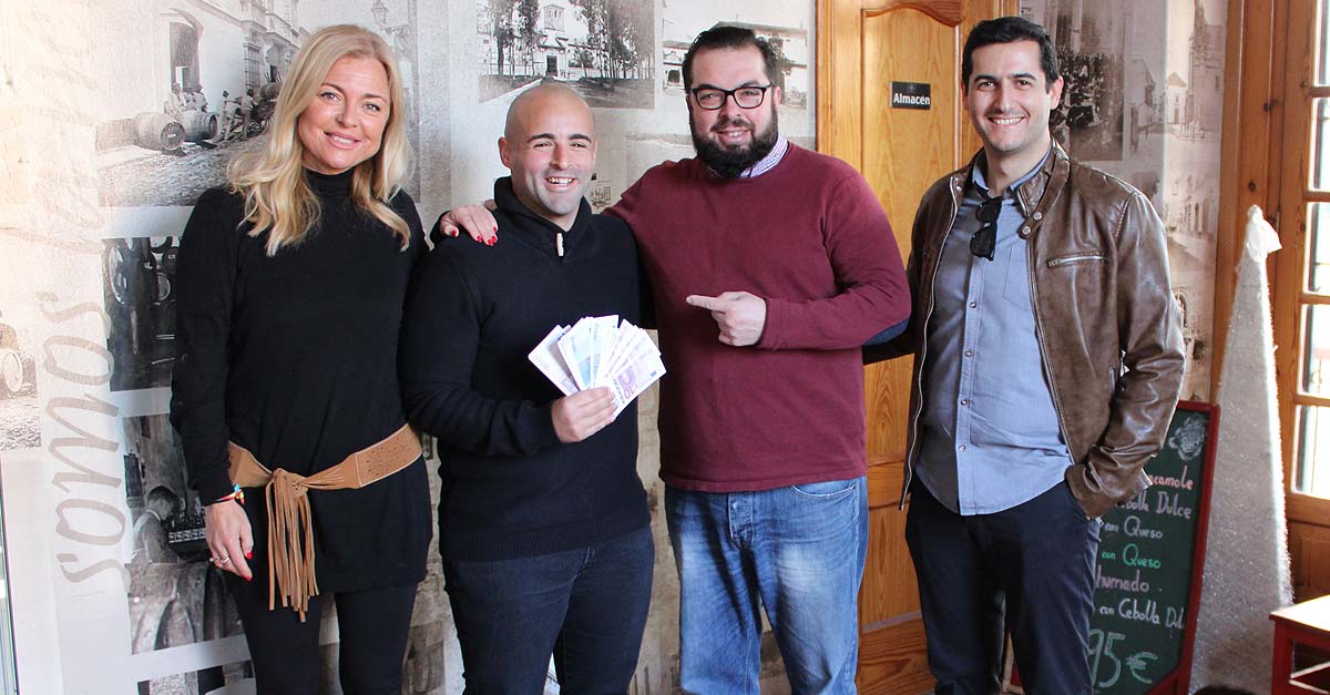 Pedro Cristo Lozano recibe el premio de 1.000 euros del CCA